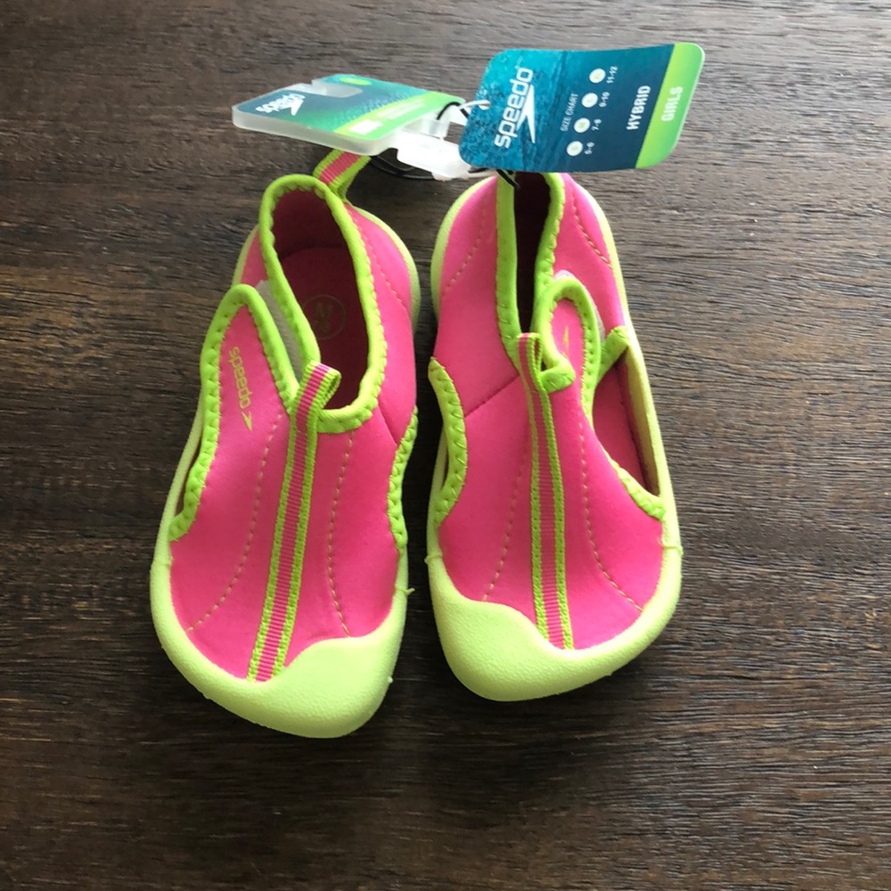 NWT speedo water shoe